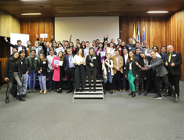 Exalumnos de distintos programas del área de minería se reunieron con sus docentes.