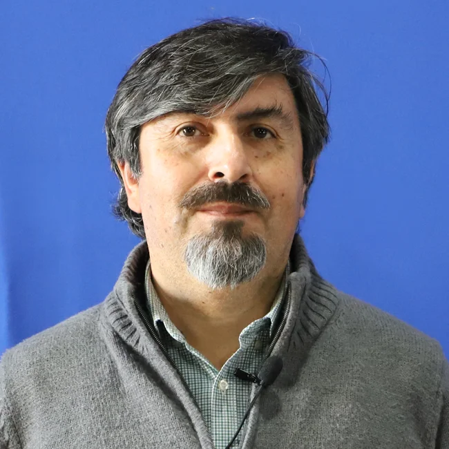 Exalumno del Diplomado en Inteligencia Artificial Generativa.