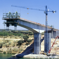puente en construcción