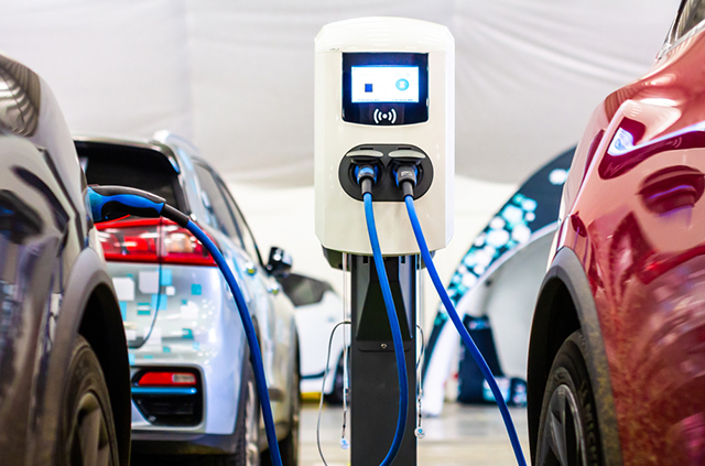 Entra en vigencia nueva Estrategia Nacional de Electromovilidad que fija como meta que al 2035 el total de los autos en venta sean cero emisiones