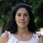 Alejandra Rasse, Profesora de la Escuela de Trabajo Social UC